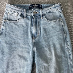 Hollister light wash mom jeans